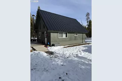 124357 Adell Ct, Crescent Lake, OR 97733 - Photo 2