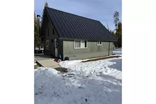 124357 Adell Ct, Crescent Lake, OR 97733 - Photo 2