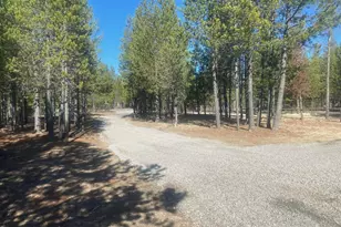 124357 Adell Ct, Crescent Lake, OR 97733 - Photo 6