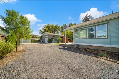 143 SW Beaver St, Prineville, OR 97754 - Photo 1