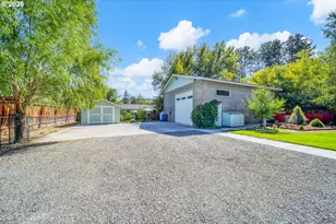 143 SW Beaver St, Prineville, OR 97754 - Photo 6