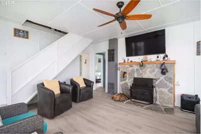 1509 NW 39th St, Lincoln City, OR 97367 - Photo 4