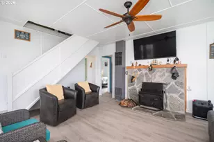 1509 NW 39th St, Lincoln City, OR 97367 - Photo 4