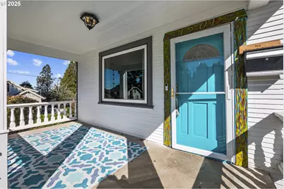 1301 9th St, Oregon City, OR 97045 - Photo 4