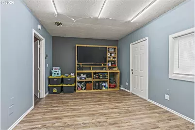 1102 S 11th Ave, Kelso, WA 98626 - Photo 12