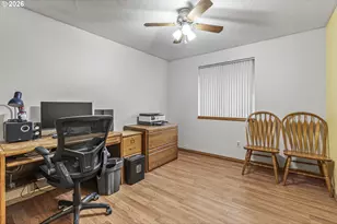 1102 S 11th Ave, Kelso, WA 98626 - Photo 18