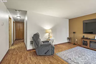 1102 S 11th Ave, Kelso, WA 98626 - Photo 6