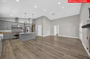 88051 Lake Point Dr, Florence, OR 97439 - Photo 10