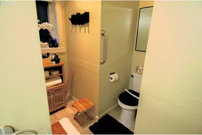 1425 NE Hillview Ct, Roseburg, OR 97470 - Photo 28