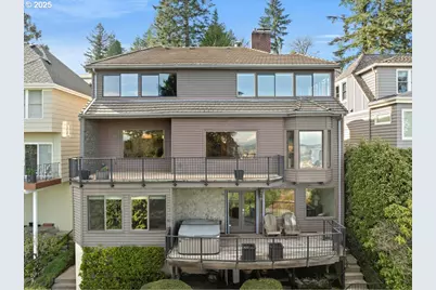 2869 SW Champlain Dr, Portland, OR 97205 - Photo 2