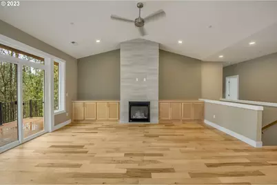 8126 SE 145th Ct, Portland, OR 97236 - Photo 4