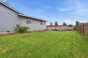 832 E 7th St, Molalla, OR 97038 - Photo 24
