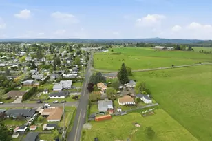 832 E 7th St, Molalla, OR 97038 - Photo 28