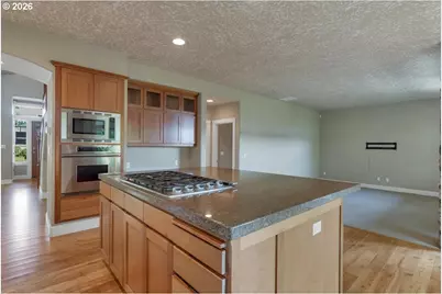 1674 Olympia Ct, Salem, OR 97304 - Photo 22