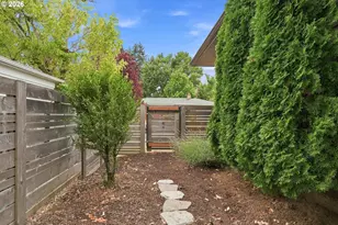 9241 SE Main St, Portland, OR 97216 - Photo 26