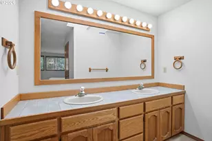 8910 NE 32nd Ave, Vancouver, WA 98665 - Photo 16