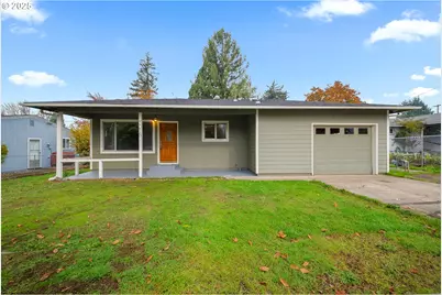 3018 W Filbert Ave, Roseburg, OR 97471 - Photo 2