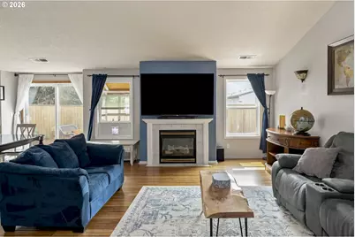 206 Hauser Ct, Molalla, OR 97038 - Photo 4