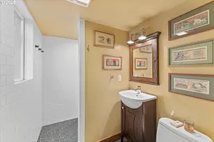 1408 NE Knott St, Portland, OR 97212 - Photo 44