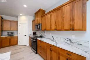 384 Ladybug Ln, Roseburg, OR 97470 - Photo 4