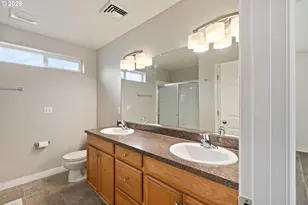 1463 Four Seasons Dr, Roseburg, OR 97470 - Photo 32