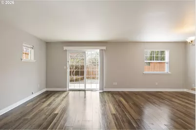 1463 Four Seasons Dr, Roseburg, OR 97470 - Photo 12