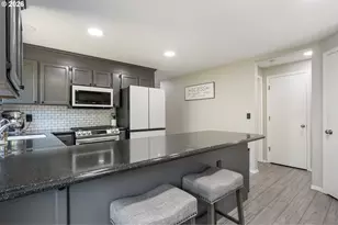 14877 SW Oregon Trail Ln, Beaverton, OR 97006 - Photo 6