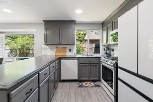 14877 SW Oregon Trail Ln, Beaverton, OR 97006 - Photo 8