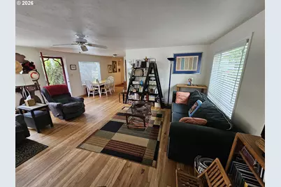 572 Dillard Gardens Rd, Winston, OR 97496 - Photo 4