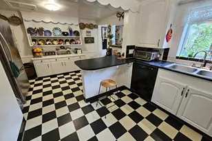 572 Dillard Gardens Rd, Winston, OR 97496 - Photo 8