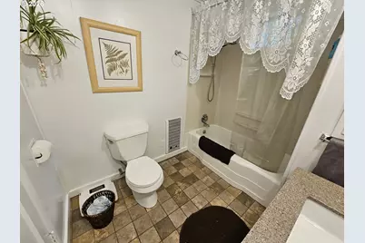 572 Dillard Gardens Rd, Winston, OR 97496 - Photo 12