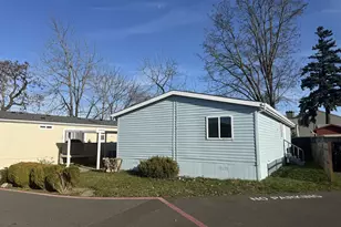 20140 NE Sandy Blvd, Fairview, OR 97024 - Photo 2