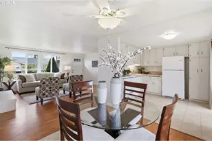 3705 Peppertree Dr, Eugene, OR 97402 - Photo 12