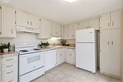 3705 Peppertree Dr, Eugene, OR 97402 - Photo 18