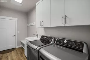 1733 NW Hemlock Ave, Redmond, OR 97756 - Photo 18