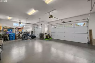 1733 NW Hemlock Ave, Redmond, OR 97756 - Photo 20
