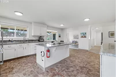 939 Hazelwood Dr, Oregon City, OR 97045 - Photo 14