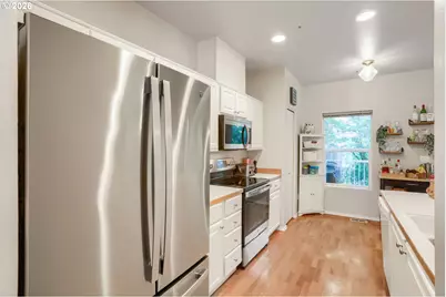 14184 SW Barrows Rd #8-4, Tigard, OR 97223 - Photo 8