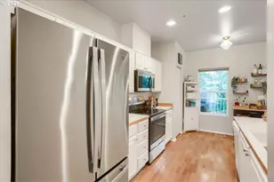 14184 SW Barrows Rd, Tigard, OR 97223 - Photo 8