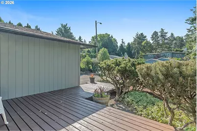 5029 SW Coronado St, Portland, OR 97219 - Photo 6