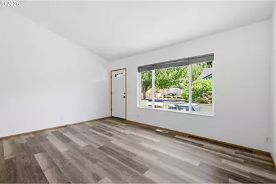 5530 E St, Springfield, OR 97478 - Photo 12