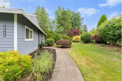 10935 SW Meadowbrook Dr, Portland, OR 97224 - Photo 2