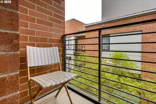 1716 NW Riverscape St, Portland, OR 97209 - Photo 22