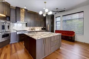 1716 NW Riverscape St, Portland, OR 97209 - Photo 6