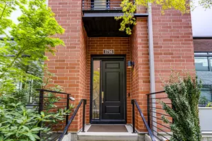 1716 NW Riverscape St, Portland, OR 97209 - Photo 2