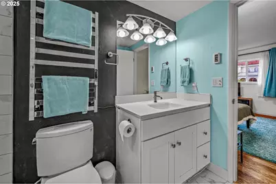 2393 SW Park Pl #113, Portland, OR 97205 - Photo 26