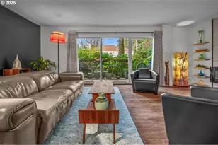 2393 SW Park Pl, Portland, OR 97205 - Photo 14