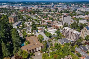 2393 SW Park Pl, Portland, OR 97205 - Photo 40