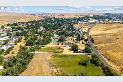 1805 Southgate Pl, Pendleton, OR 97801 - Photo 2