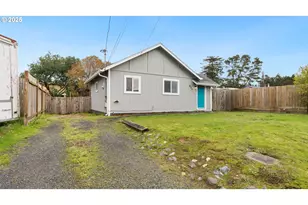 925 Crocker St, Coos Bay, OR 97420 - Photo 2